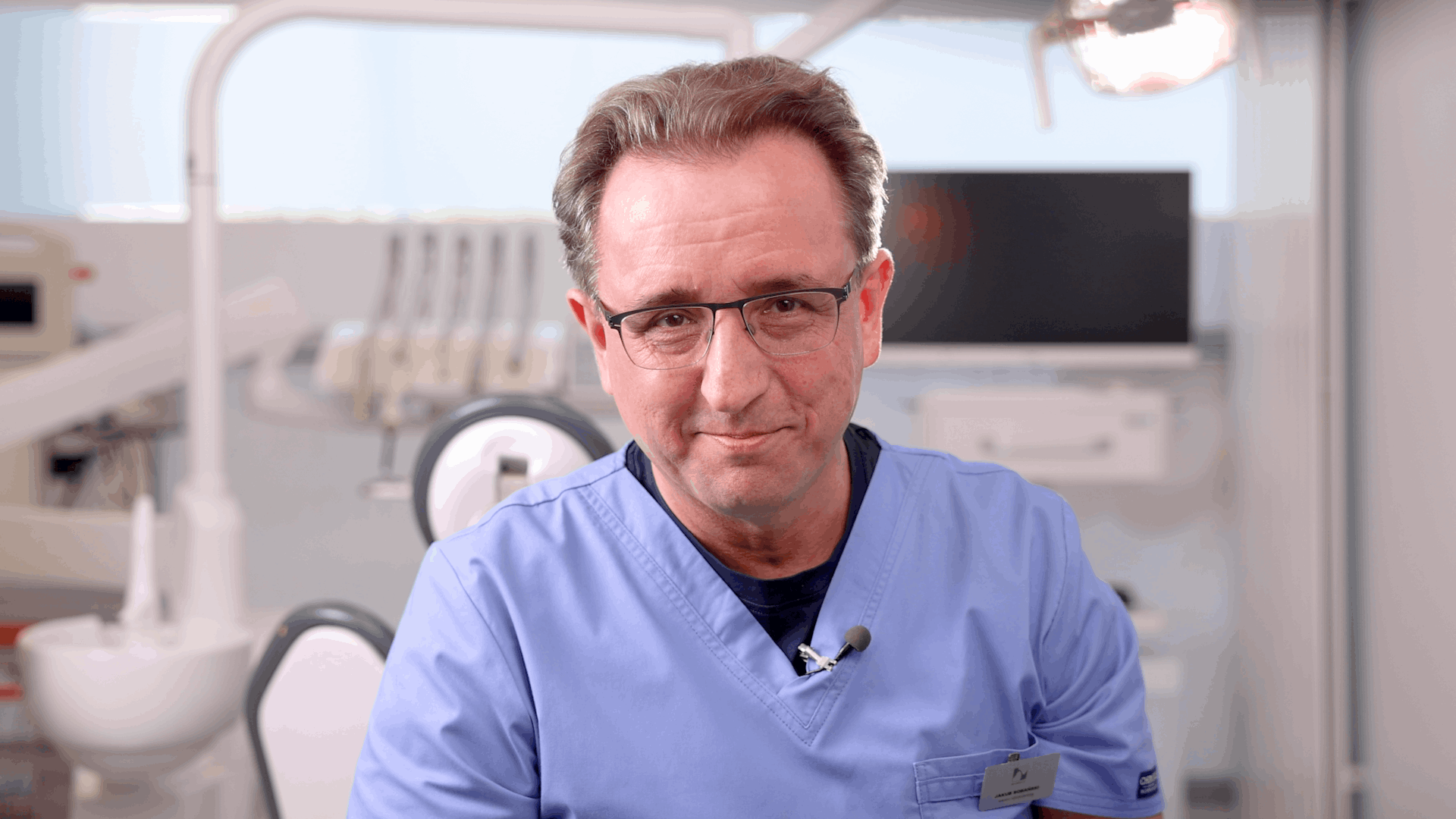 dr Jakub Sobański – implantolog, założyciel kliniki KOMPLET